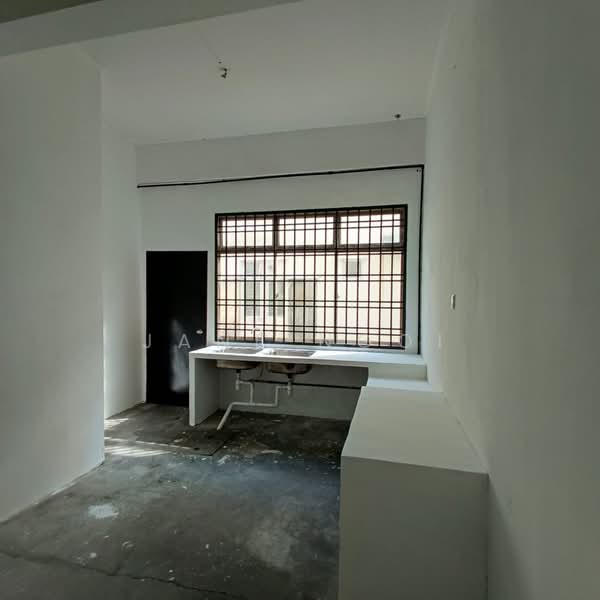 Kedai untuk Disewa di Taman Bestari Indah (Ulu Tiram) - Jane Ngoi - Kitchen - PropertyGuru.com.my