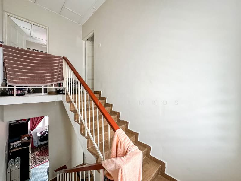 3-storey Terraced House for Sale in Taman Dagang (Ampang) - Izzat Zamros - Interior - PropertyGuru.com.my
