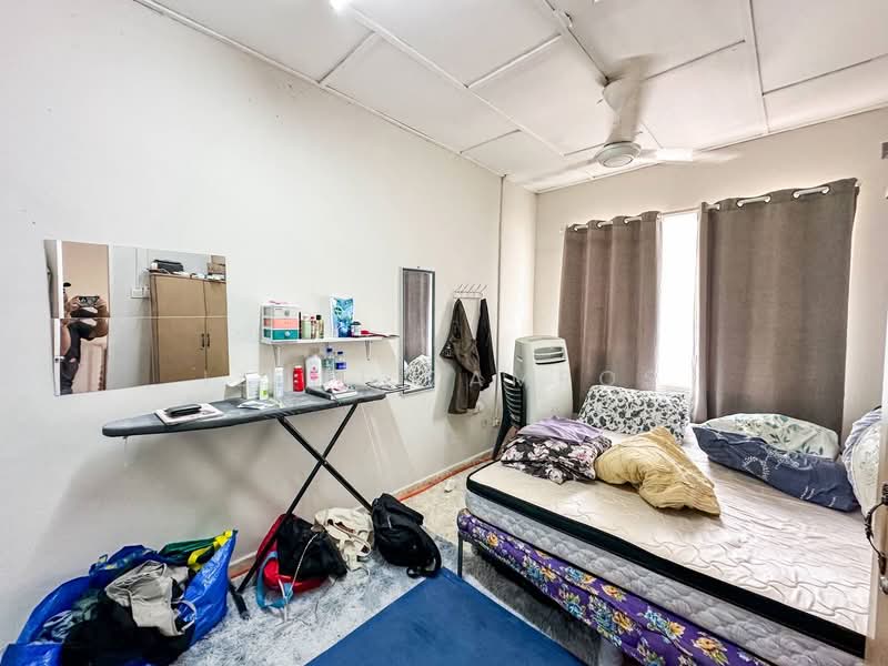 3-storey Terraced House for Sale in Taman Dagang (Ampang) - Izzat Zamros - Bedroom - PropertyGuru.com.my