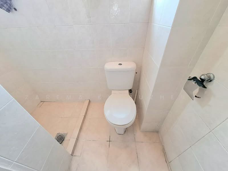 Bungalow for Sale in Taman Bukit Saga (Shah Alam) - Zarema Kulbuzheva - Bathroom - PropertyGuru.com.my