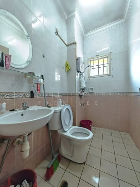 2-storey Terraced House for Sale in Taman Impian Emas (Skudai) - Fion Lee - Bathroom - PropertyGuru.com.my