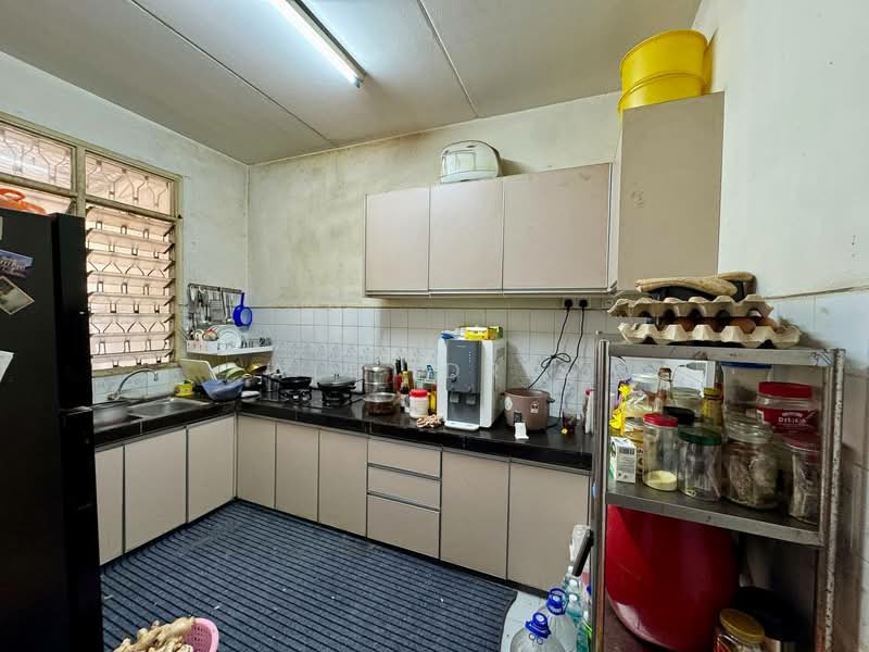 2-storey Terraced House for Sale in Taman Bukit Cheras (Cheras) - Ali Idris - Kitchen - PropertyGuru.com.my