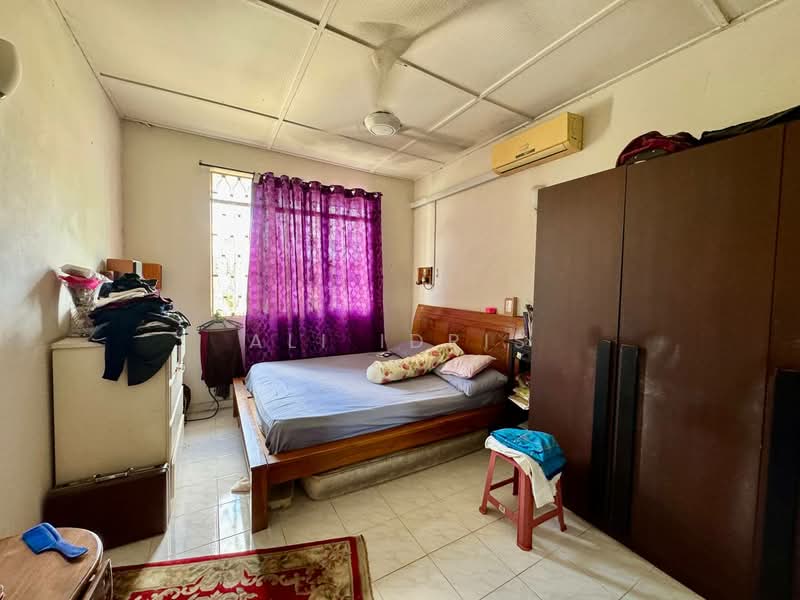 2-storey Terraced House for Sale in Taman Bukit Cheras (Cheras) - Ali Idris - Bedroom - PropertyGuru.com.my