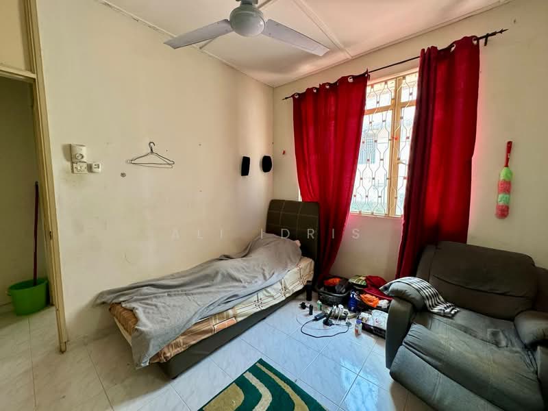 2-storey Terraced House for Sale in Taman Bukit Cheras (Cheras) - Ali Idris - Bedroom - PropertyGuru.com.my
