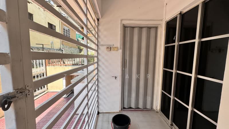 2-storey Terraced House for Sale in Bukit Rahman Putra (Sungai Buloh) - Zana Zakri - Balcony - PropertyGuru.com.my
