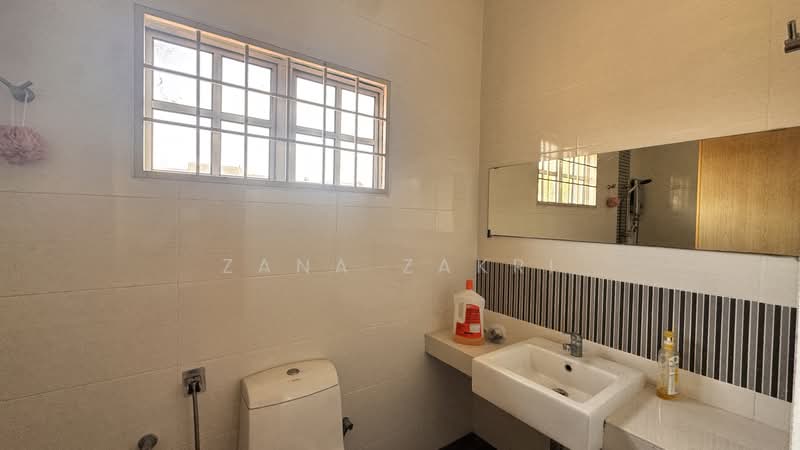 2-storey Terraced House for Sale in Bukit Rahman Putra (Sungai Buloh) - Zana Zakri - Bathroom - PropertyGuru.com.my