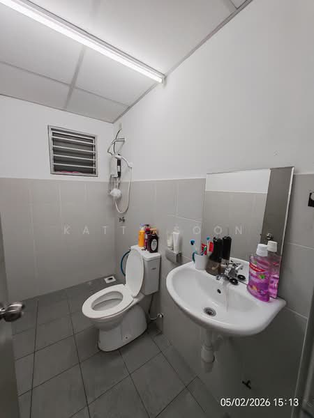 1 Razak Mansion untuk Untuk Dijual - RM 300,000, Feb 2026 - Bathroom - PropertyGuru.com.my