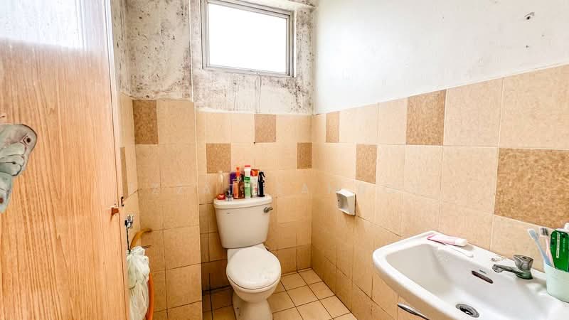 Apartment for Sale at Zamrud Apartment - Izzat Zamros - Bathroom - PropertyGuru.com.my