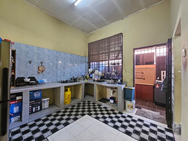 Taman Bakri Jaya untuk Untuk Dijual - RM 390,000, Mac 2026 - Kitchen - PropertyGuru.com.my