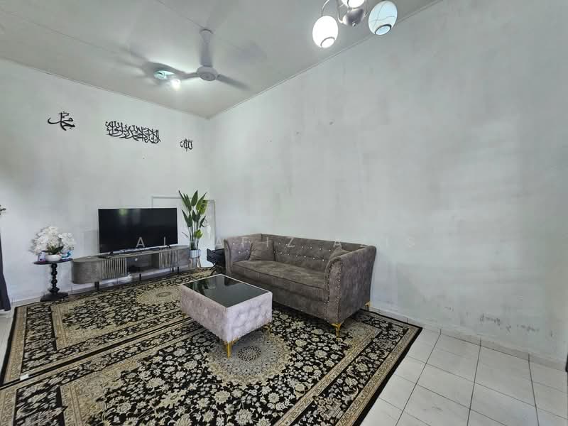 Taman Bakri Jaya untuk Untuk Dijual - RM 390,000, Mac 2026 - Living Room - PropertyGuru.com.my