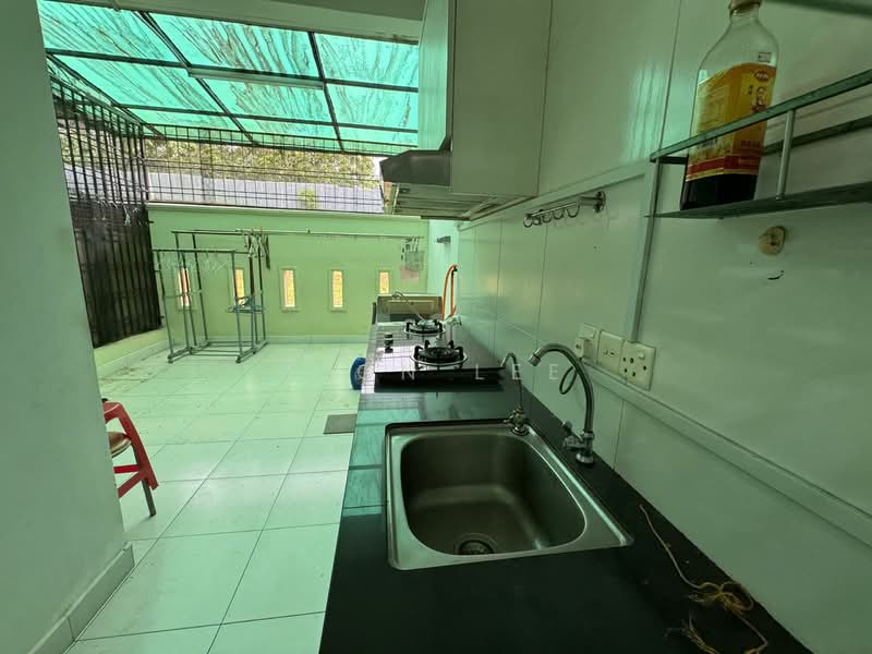 2.5-storey Terraced House for Sale in Taman Impian Emas (Skudai) - Fion Lee - Kitchen - PropertyGuru.com.my