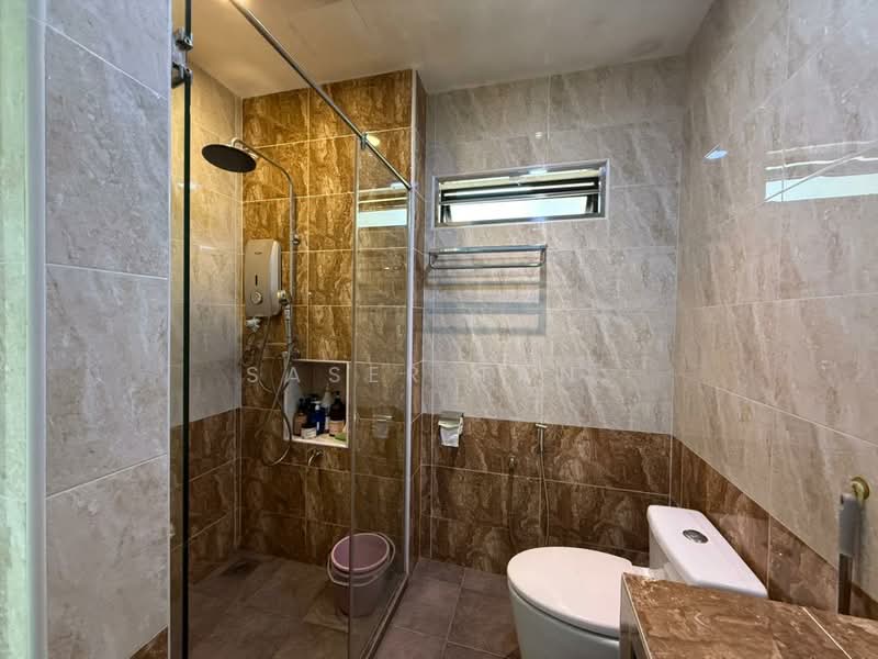Shop / Office for Sale in Permas Jaya (Johor) - SASER TAN. - Bathroom - PropertyGuru.com.my