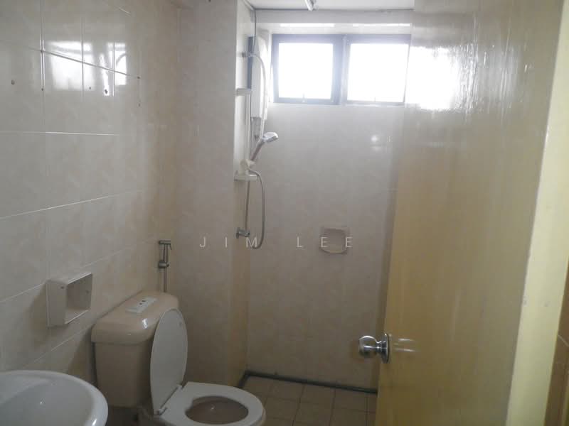 Apartment for Sale at Anjung Hijau (Greenfields) - Jim Lee - Bathroom - PropertyGuru.com.my