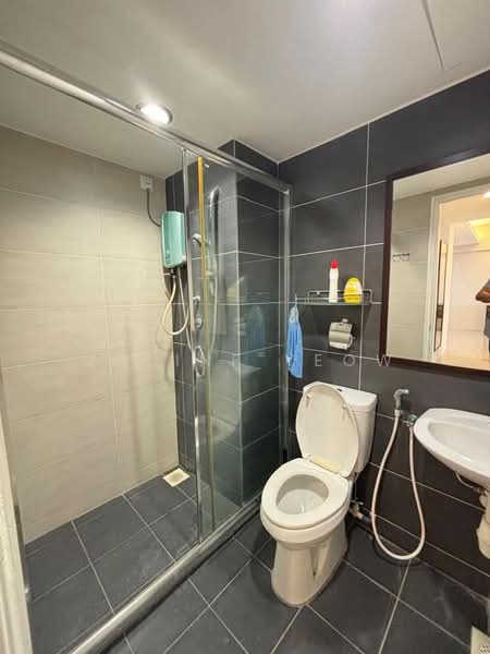 Kinta Riverfront Hotel & Suites untuk Untuk Disewa - RM 1,900 /bulan, Feb 2026 - Bathroom - PropertyGuru.com.my