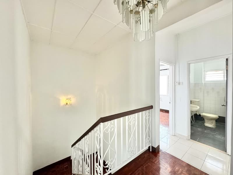 2-storey Terraced House for Sale in Usj 9 (Subang Jaya) - Aqillah Razali - Corridor - PropertyGuru.com.my