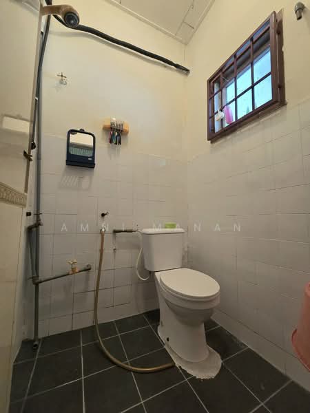 1-storey Terraced House for Sale in Bukit Beruntung (Selangor) - Amni Manan - Bathroom - PropertyGuru.com.my