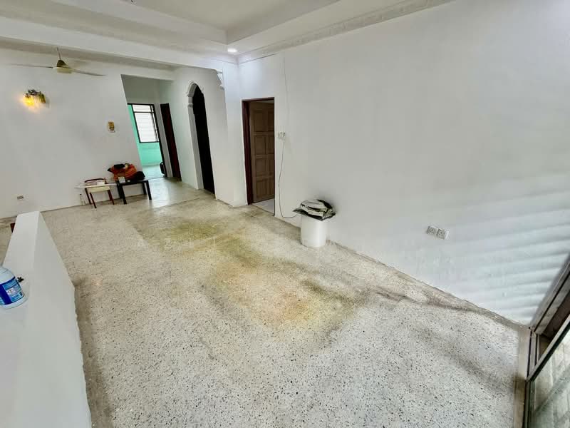 Townhouse for Sale in Pandan Indah (Ampang) - Azli Ibrahim - Living Room - PropertyGuru.com.my