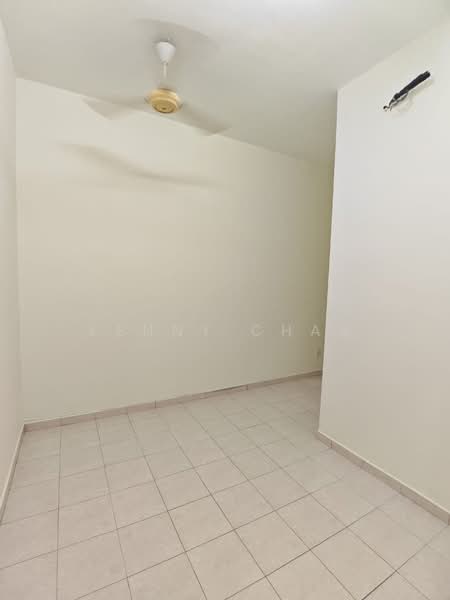 2-storey Terraced House for Sale in Klang (Selangor) - Kenny Chan - Living Room - PropertyGuru.com.my