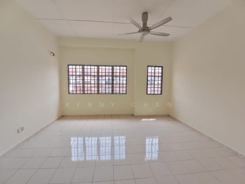 2-storey Terraced House for Sale in Klang (Selangor) - Kenny Chan - Living Room - PropertyGuru.com.my
