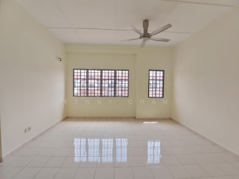 2-storey Terraced House for Sale in Klang (Selangor) - Kenny Chan - Living Room - PropertyGuru.com.my