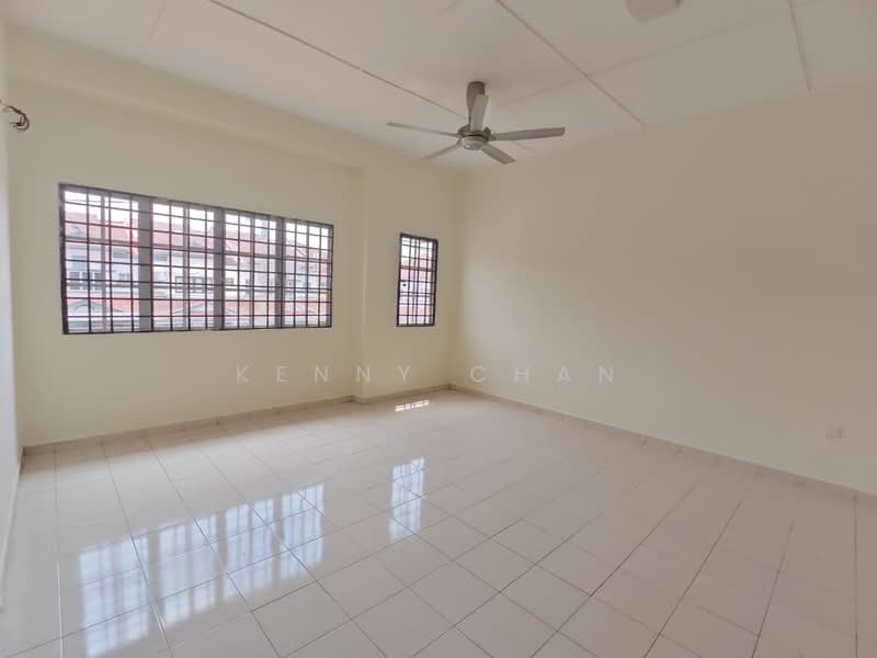 2-storey Terraced House for Sale in Klang (Selangor) - Kenny Chan - Living Room - PropertyGuru.com.my