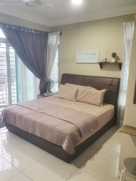 Pangsapuri Tanah Emas (Golden Sands) untuk Untuk Dijual - RM 850,000, Feb 2026 - Bedroom - PropertyGuru.com.my