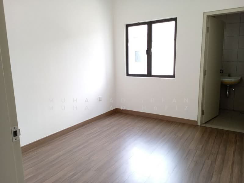 2-storey Terraced House for Sale in Bandar Bukit Raja (Klang) - Muhamad Irfan Muhamad Hafiz - Bedroom - PropertyGuru.com.my