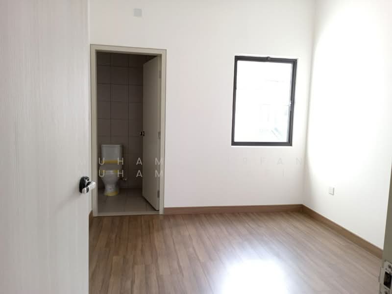 2-storey Terraced House for Sale in Bandar Bukit Raja (Klang) - Muhamad Irfan Muhamad Hafiz - Bedroom - PropertyGuru.com.my