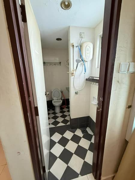 The Embassy (Bangunan Duta Impian) untuk Untuk Disewa - RM 2,000 /bulan, Feb 2026 - Bathroom - PropertyGuru.com.my