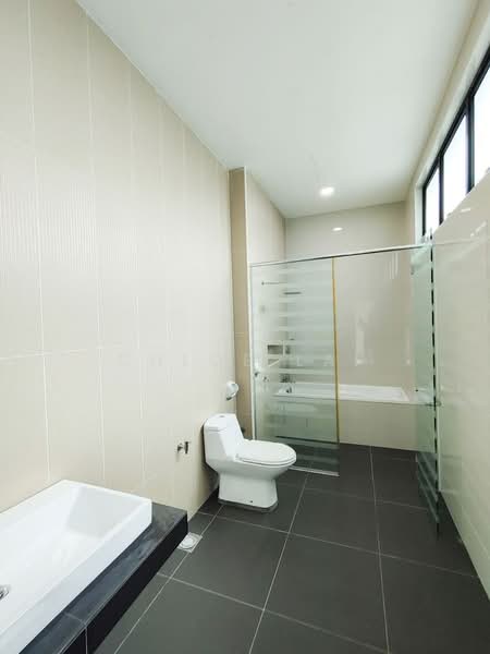 Service Residence for Sale at Sky Loft Premium Suites - Chloe Lai - Bathroom - PropertyGuru.com.my