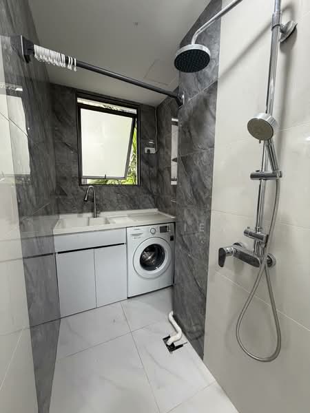 Royal Strand @ Country Garden Danga Bay untuk Untuk Disewa - RM 4,500 /bulan, Feb 2026 - Bathroom - PropertyGuru.com.my