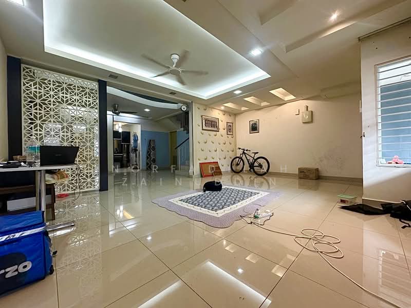 2-storey Terraced House for Sale in Taman Desa Alam (Shah Alam) - NORFADILAH ZAINUDDIN - Living Room - PropertyGuru.com.my