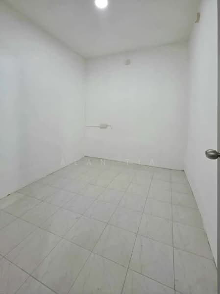 1-storey Terraced House for Sale in Taman Johor Jaya (Johor Bahru) - Alan Tia - Interior - PropertyGuru.com.my