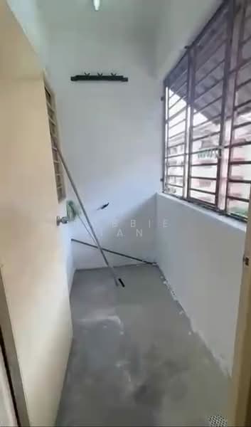 Flat for Rent at Taman Iskandar - Robbie Tan - Balcony - PropertyGuru.com.my