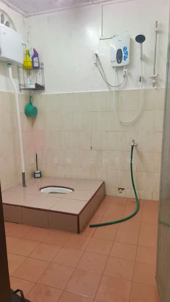 2-storey Terraced House for Sale in Taman Puteri Wangsa (Ulu Tiram) - Alan Chew - Bathroom - PropertyGuru.com.my