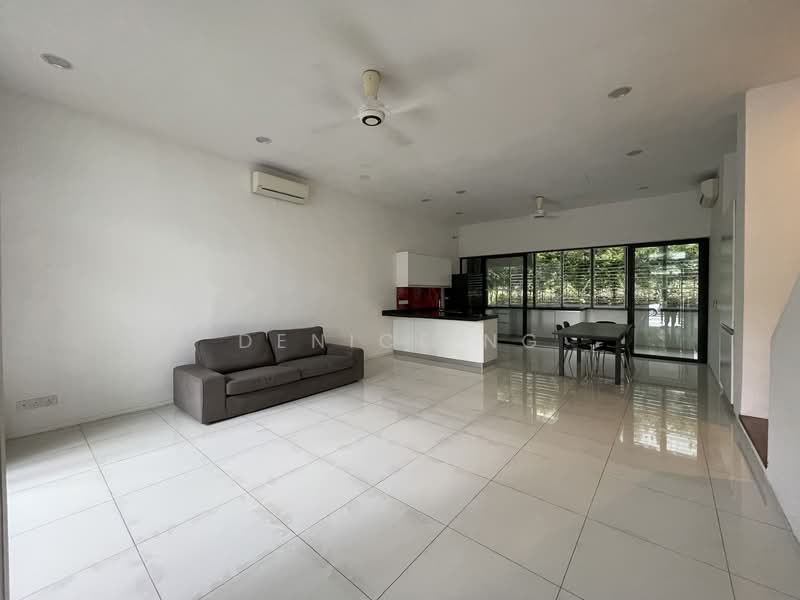 3-storey Terraced House for Sale in Seri Kembangan (Selangor) - Denice Ng - Living Room - PropertyGuru.com.my