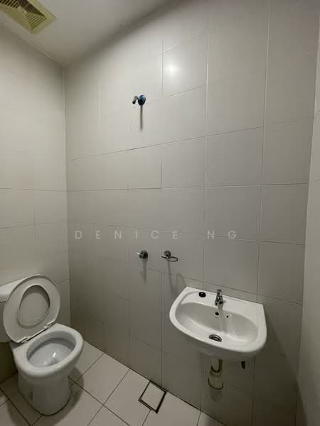 3-storey Terraced House for Sale in Seri Kembangan (Selangor) - Denice Ng - Bathroom - PropertyGuru.com.my