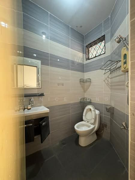 Taman Senai Utama untuk Untuk Disewa - RM 1,500 /bulan, Feb 2026 - Bathroom - PropertyGuru.com.my