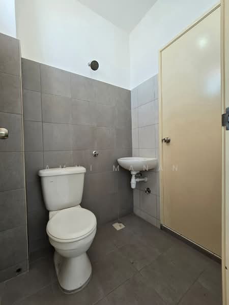 2-storey Terraced House for Sale in Bukit Beruntung (Selangor) - Amni Manan - Bathroom - PropertyGuru.com.my