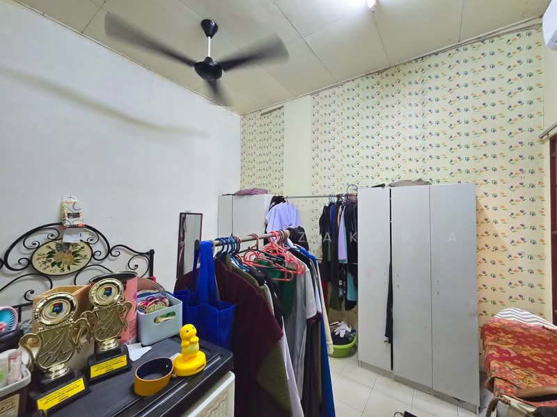1.5-storey Terraced House for Sale in Rawang (Selangor) - Zulhilmi Zakaria - Bedroom - PropertyGuru.com.my