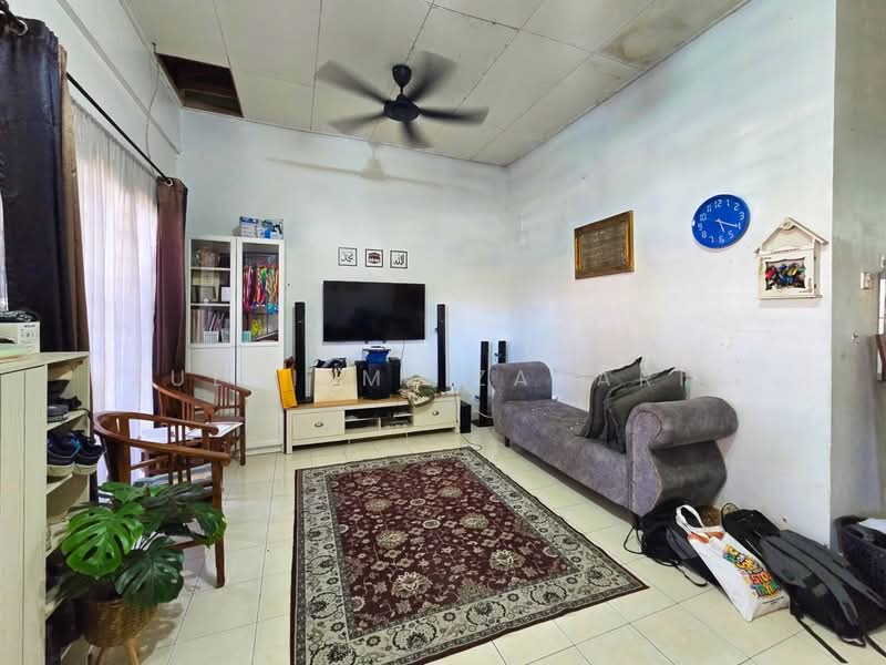 1.5-storey Terraced House for Sale in Rawang (Selangor) - Zulhilmi Zakaria - Living Room - PropertyGuru.com.my
