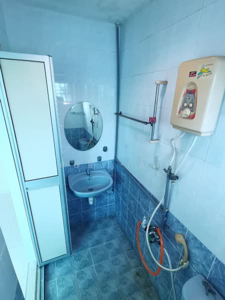 2-storey Terraced House for Sale in Taman Damai Jaya (Skudai) - Ruby Tan - Bathroom - PropertyGuru.com.my