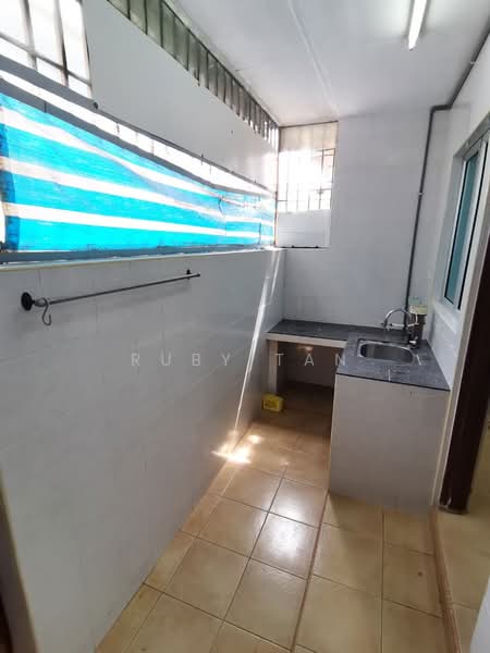 2-storey Terraced House for Sale in Taman Damai Jaya (Skudai) - Ruby Tan - Kitchen - PropertyGuru.com.my