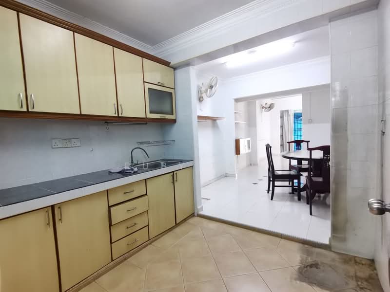 2-storey Terraced House for Sale in Taman Damai Jaya (Skudai) - Ruby Tan - Kitchen - PropertyGuru.com.my
