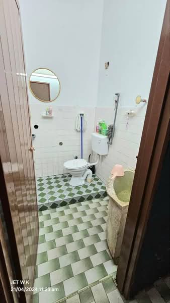 1-storey Terraced House for Sale in Klang (Selangor) - Kenny Chan - Bathroom - PropertyGuru.com.my