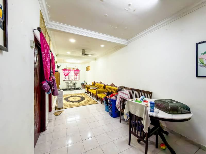 Taman Pahlawan Telok Panglima Garang untuk Untuk Dijual - RM 330,000, Feb 2026 - Living Room - PropertyGuru.com.my