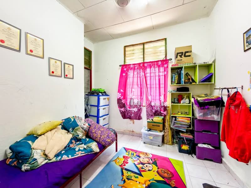 Taman Pahlawan Telok Panglima Garang untuk Untuk Dijual - RM 330,000, Feb 2026 - Bedroom - PropertyGuru.com.my