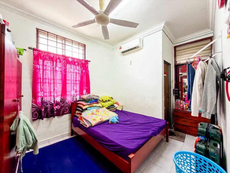 Taman Pahlawan Telok Panglima Garang untuk Untuk Dijual - RM 330,000, Feb 2026 - Bedroom - PropertyGuru.com.my