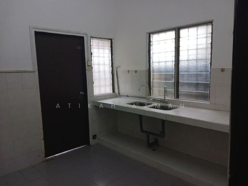 2-storey Terraced House for Sale in Kajang (Selangor) - Atikah Azman - Kitchen - PropertyGuru.com.my
