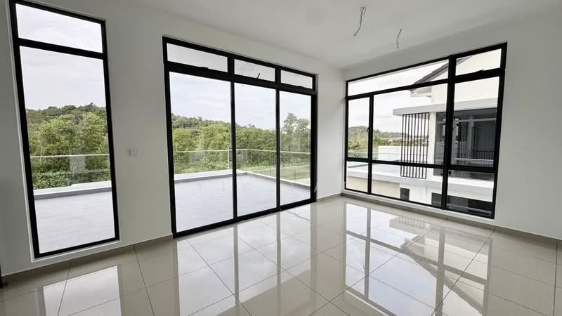 Cluster House for Sale in Horizon Hills (Iskandar Puteri (Nusajaya)) - Yik Tat - Balcony - PropertyGuru.com.my